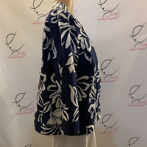 Chico's. Size 1 - Small. Open front jacket. 3/4 Sleeve. Button Cuff. B92. - Picture 2 of 4